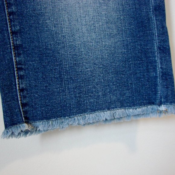 Lucky Brand Jean Shorts Abbey Bermuda Long Denim Frayed Raw Hem Size 4 / 27 - Picture 6 of 16